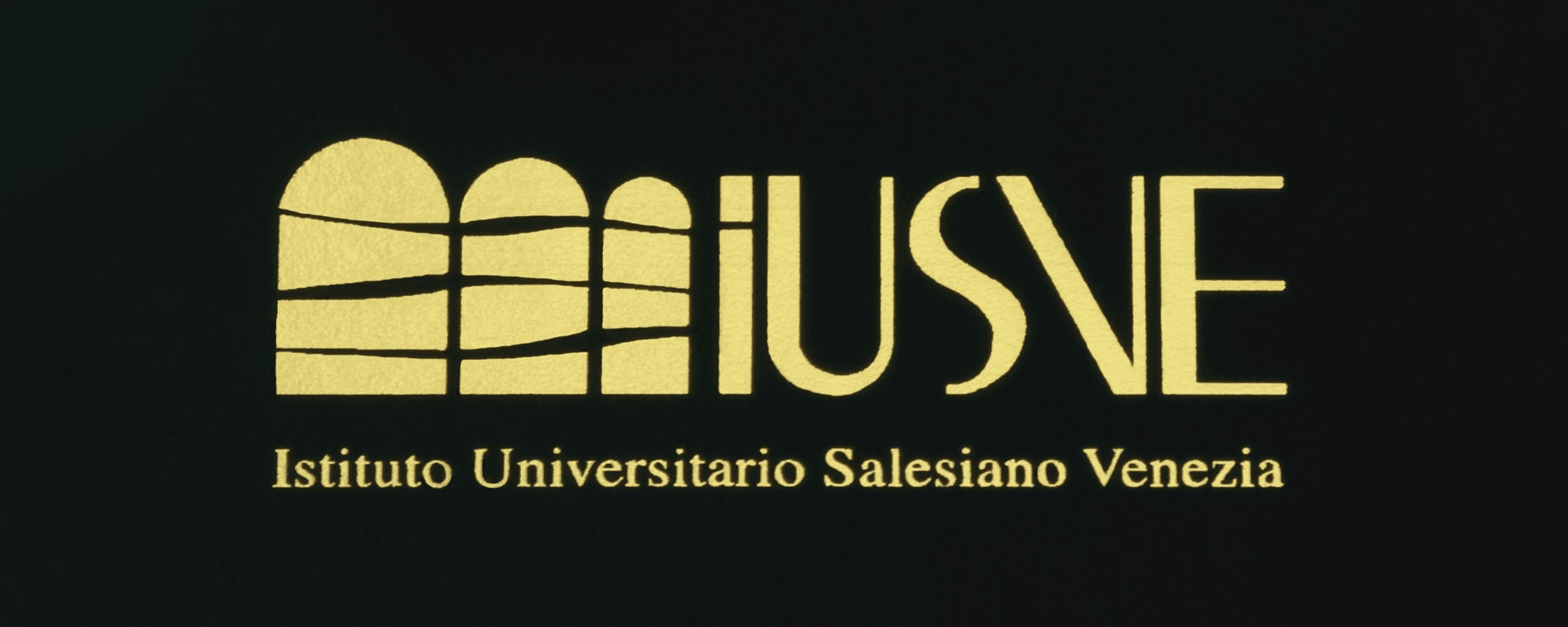 Copertina-Colore-Nero-opaco-Stampa-Oro-o-Argento